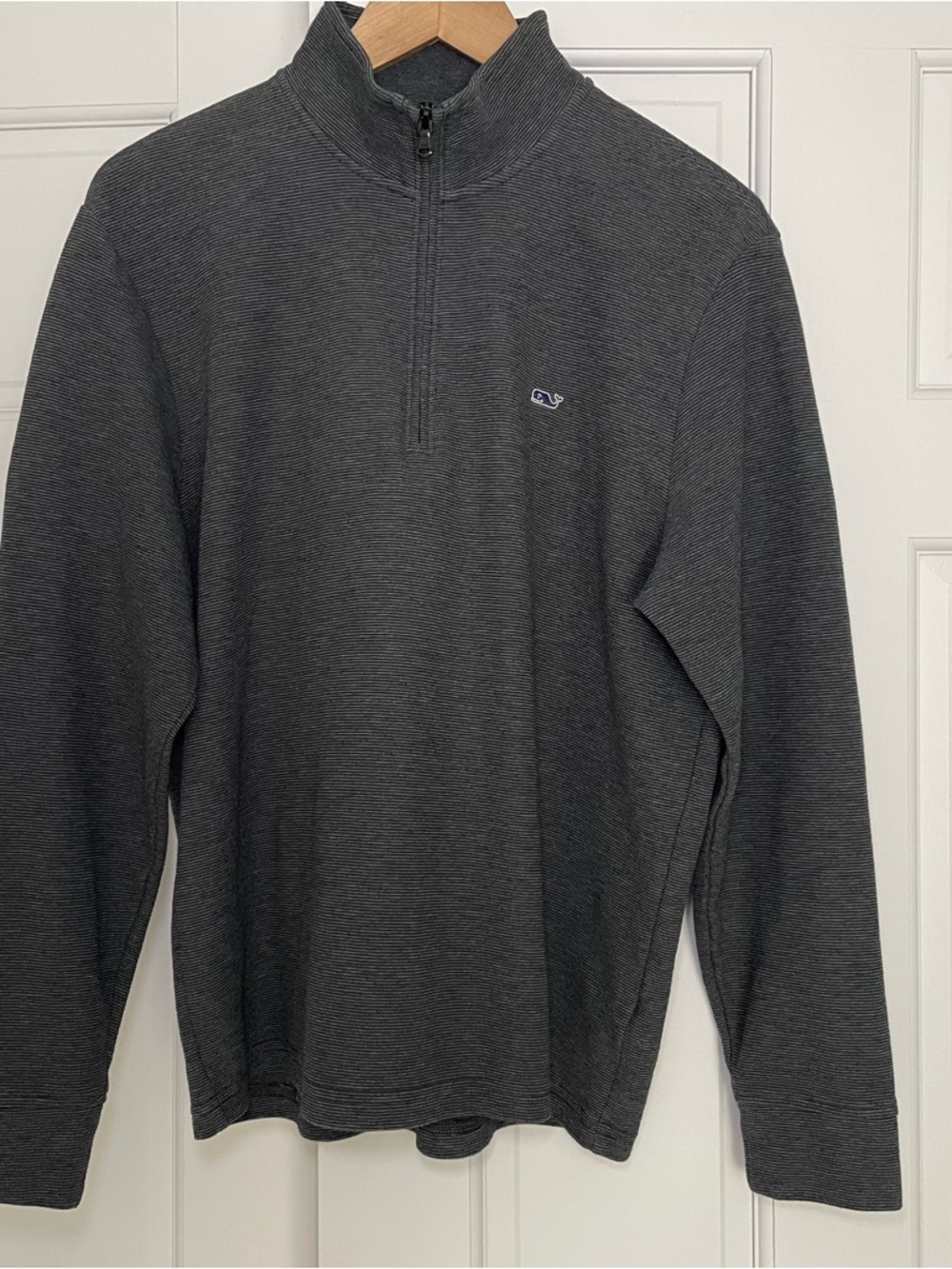 Vineyard Vines Men's Quarter Zip Pullover Logo Charcoal subtle stripe Medium